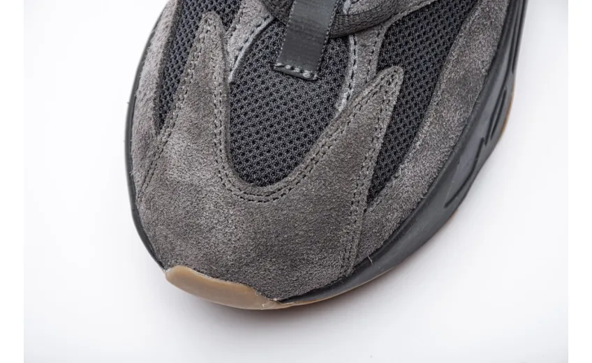  Adidas Yeezy Boost 700 “Utility Black” FV5304