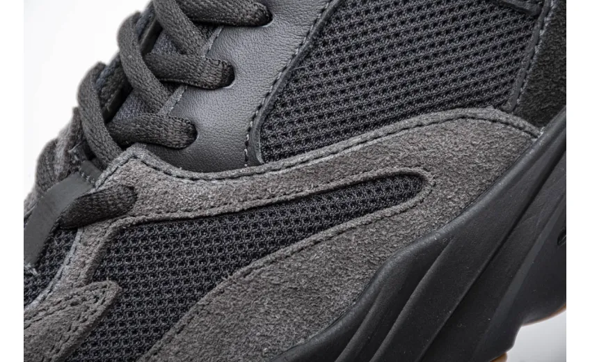  Adidas Yeezy Boost 700 “Utility Black” FV5304
