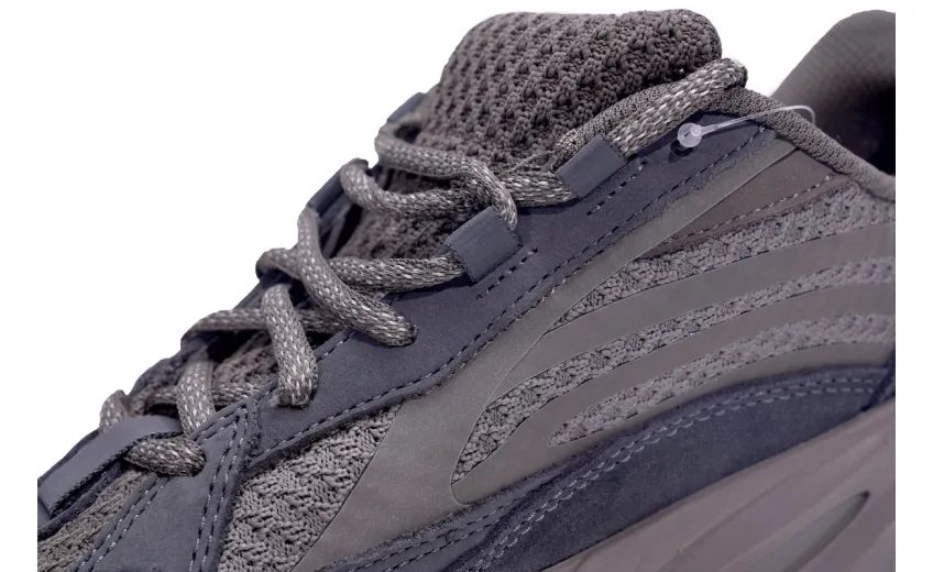  Adidas Yeezy Boost 700 V2 Enflame Amber Mauve GZ0724