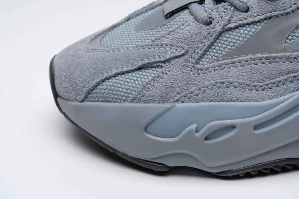  Adidas Yeezy Boost 700 V2 “Hospital Blue”Basf Boost FV8424
