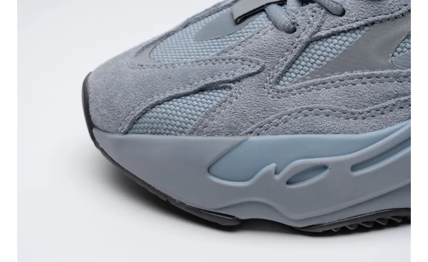  Adidas Yeezy Boost 700 V2 “Hospital Blue”Basf Boost FV8424
