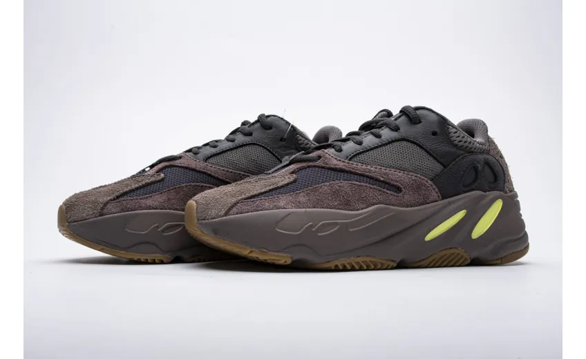  Adidas Yeezy Boost 700“Mauve” EE9614