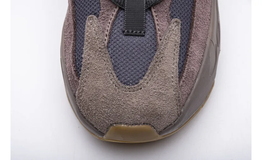  Adidas Yeezy Boost 700“Mauve” EE9614