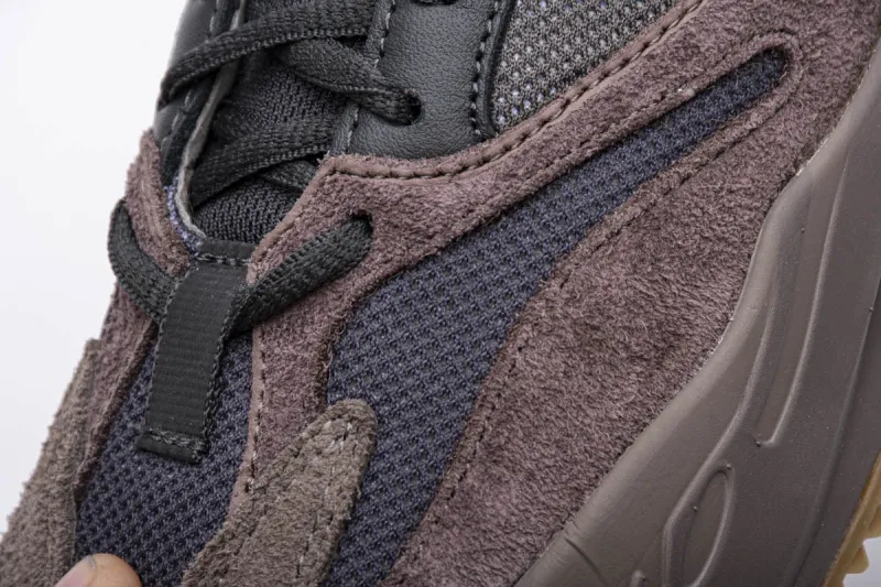  Adidas Yeezy Boost 700“Mauve” EE9614