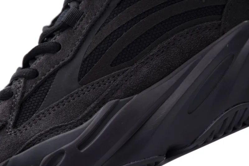  Adidas Yeezy Boost 700 V2 Vanta Black FU6684