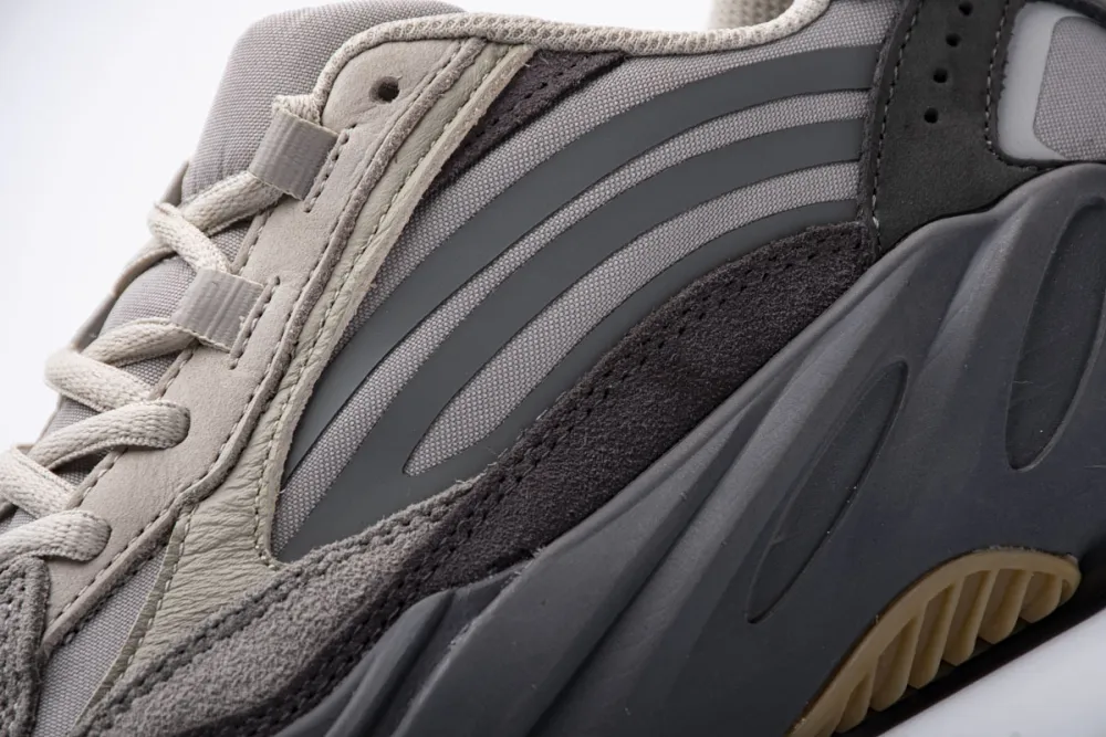  Adidas Yeezy Boost 700 V2 “Tephra” FU7914 