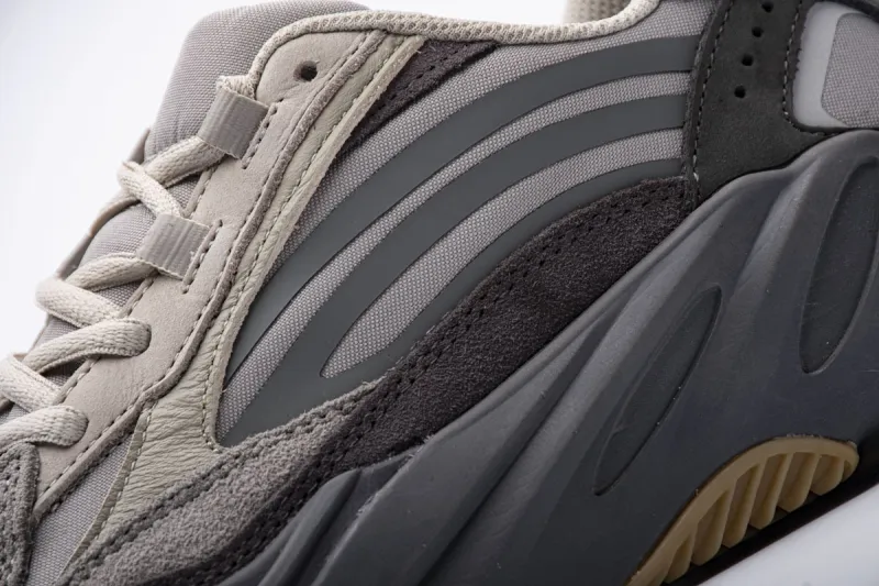  Adidas Yeezy Boost 700 V2 “Tephra” FU7914 