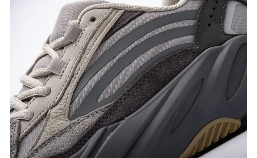  Adidas Yeezy Boost 700 V2 “Tephra” FU7914 