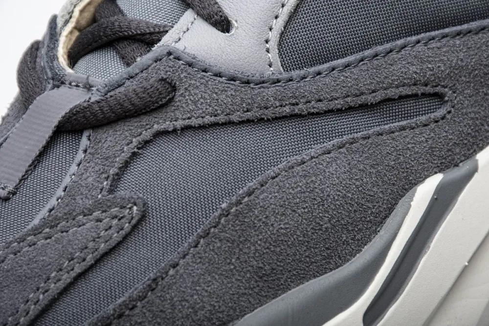  Adidas Yeezy Boost 700“Magnet” FV9922