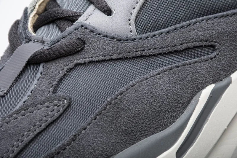  Adidas Yeezy Boost 700“Magnet” FV9922