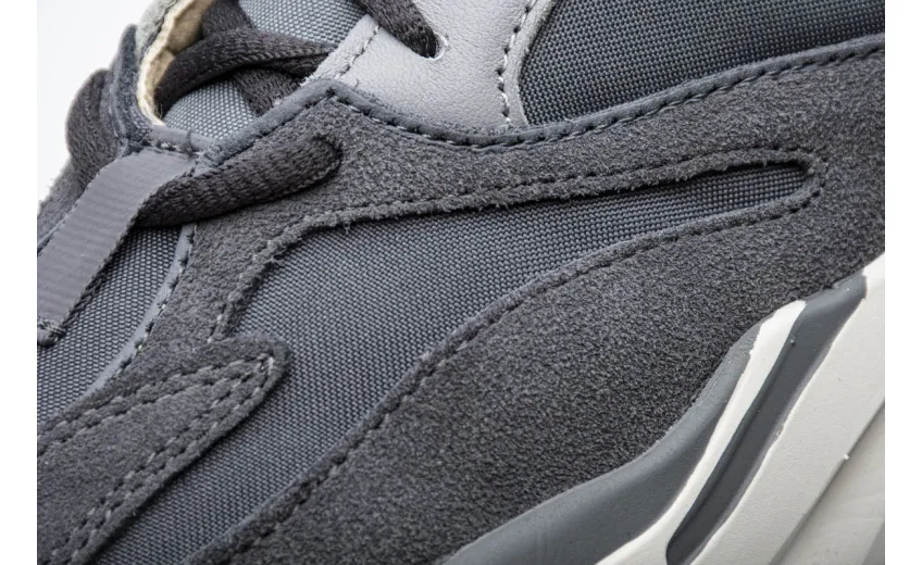  Adidas Yeezy Boost 700“Magnet” FV9922