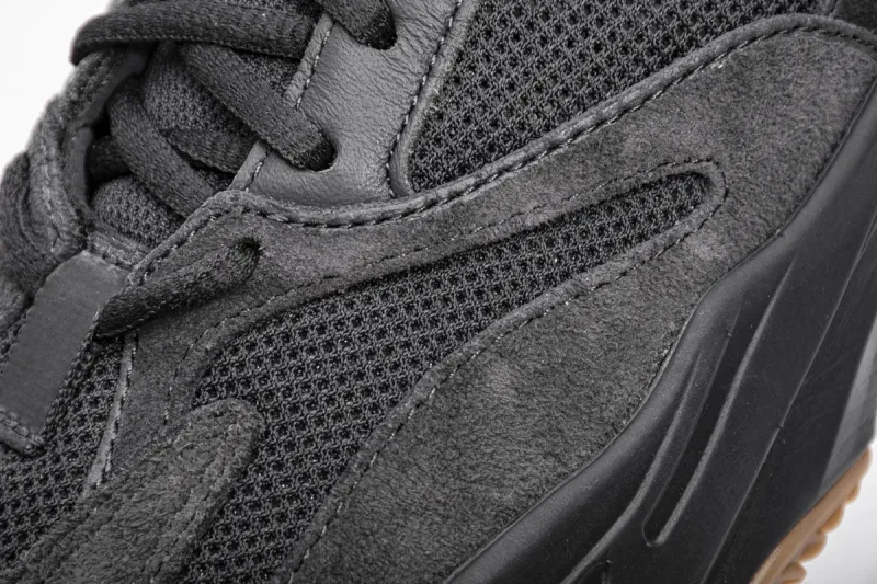  Adidas Yeezy Boost 700“Utility Black” FV5304