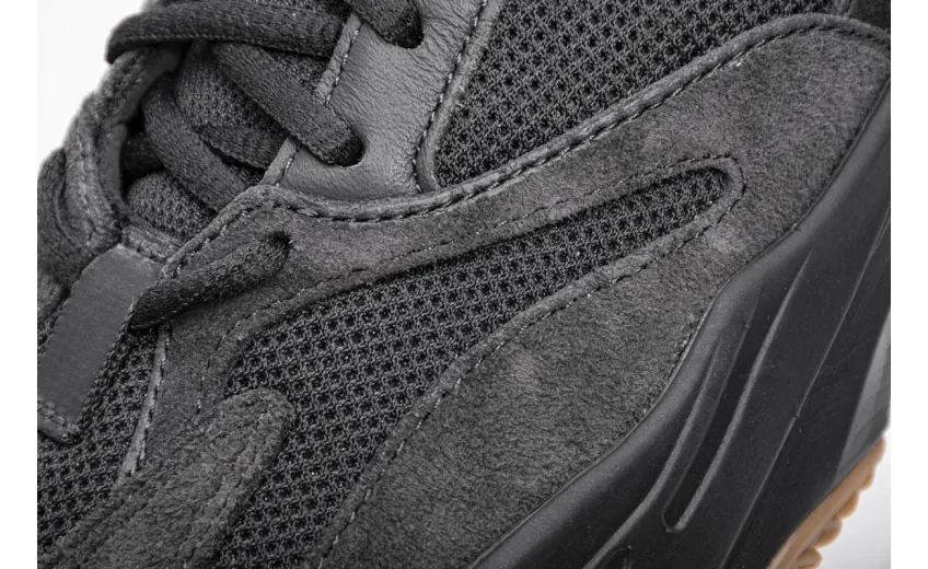  Adidas Yeezy Boost 700“Utility Black” FV5304