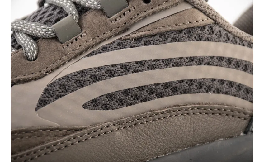  Adidas Yeezy Boost 700 V2“Geode” Brown EG6860