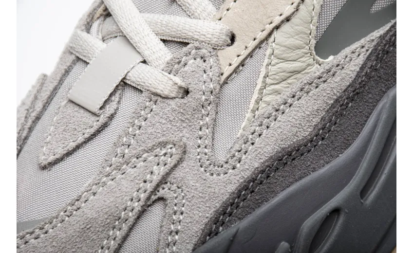  Adidas Yeezy Boost 700 V2“Tephra” FU7914