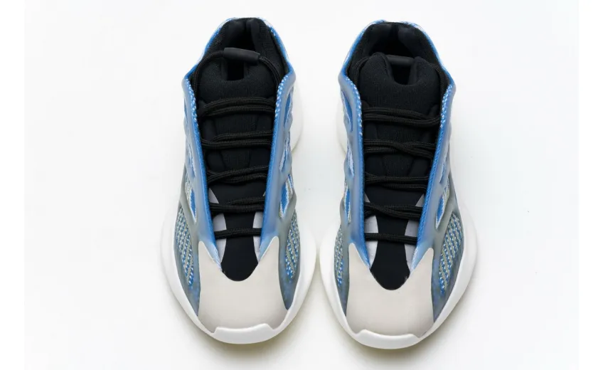  Adidas Yeezy Boost 700 V3 Azareth White Blue G54850
