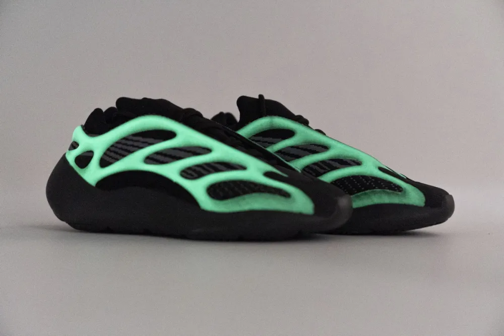  Adidas Yeezy 700 V3 “Alvah”Real Boost Black H67799
