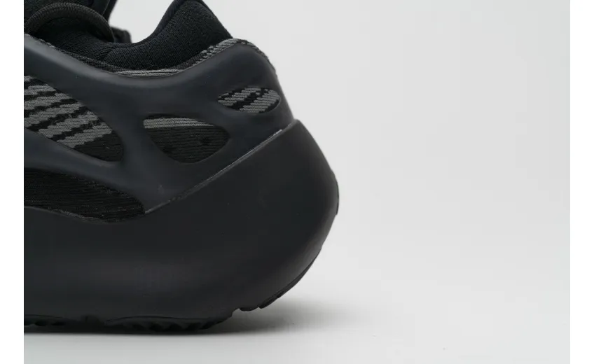  Adidas Yeezy 700 V3 “Alvah”Real Boost Black H67799