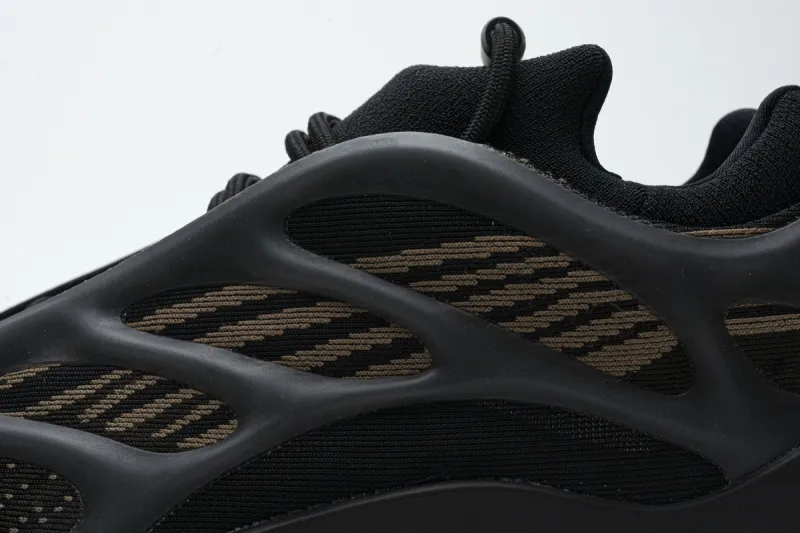  Adidas Yeezy 700 V3 “Eremiel” Black Gold GY0189 