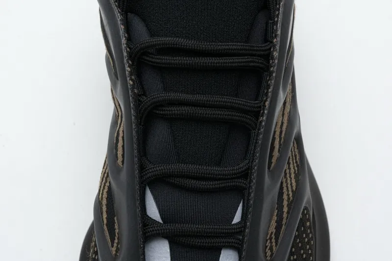  Adidas Yeezy 700 V3 “Eremiel” Black Gold GY0189 