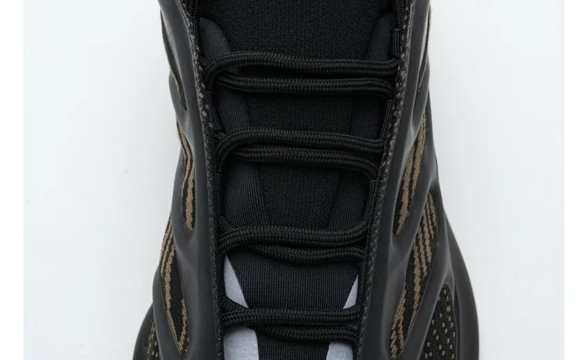  Adidas Yeezy 700 V3 “Eremiel” Black Gold GY0189 