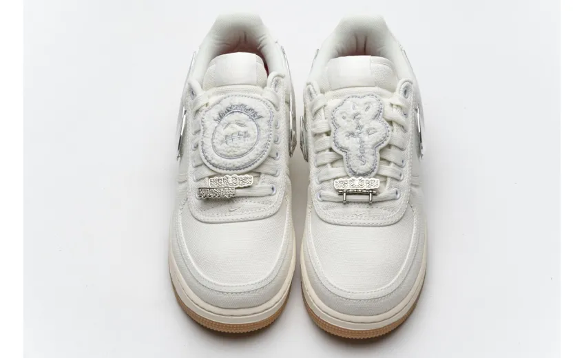 Travis Scott x Nike Air Force 1“Sail” Cream AQ4211-101