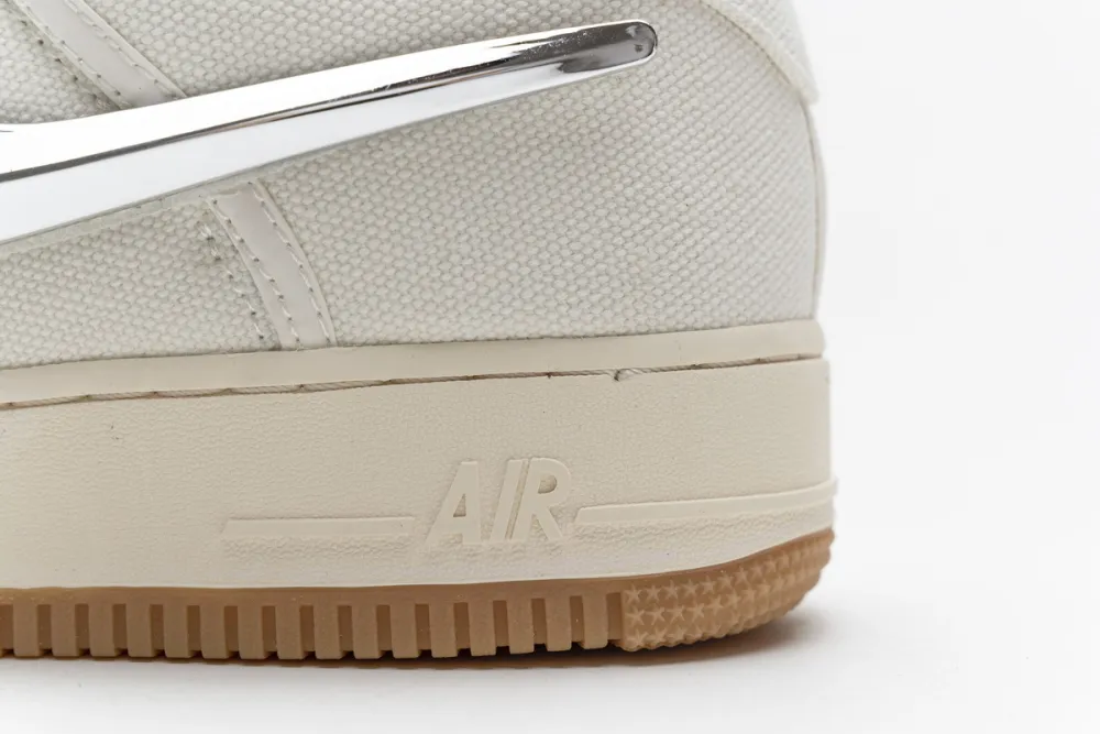  Travis Scott x Nike Air Force 1“Sail” Cream AQ4211-101