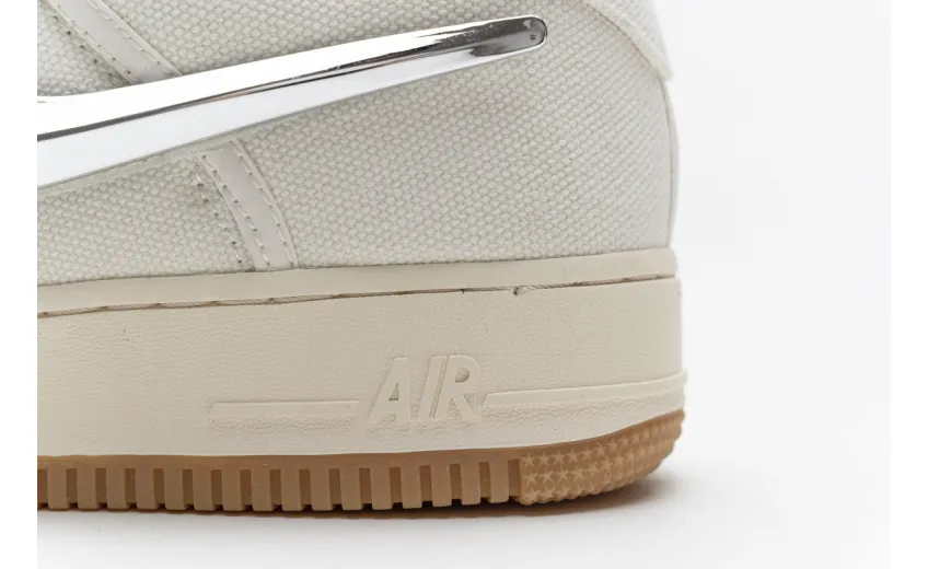  Travis Scott x Nike Air Force 1“Sail” Cream AQ4211-101