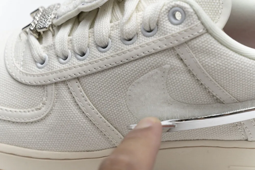  Travis Scott x Nike Air Force 1“Sail” Cream AQ4211-101