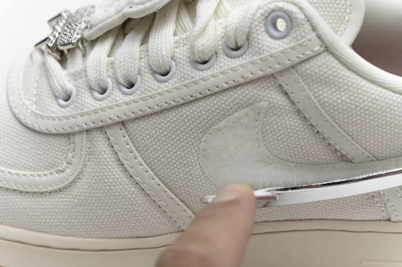  Travis Scott x Nike Air Force 1“Sail” Cream AQ4211-101