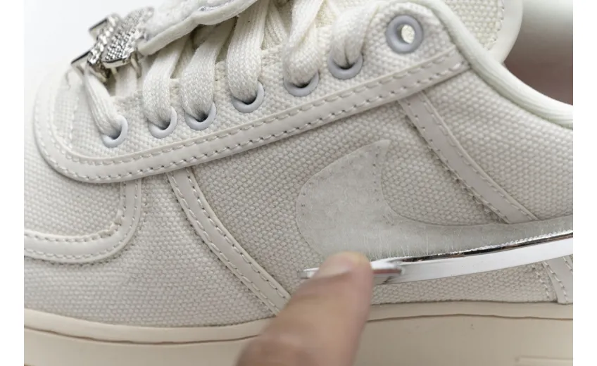  Travis Scott x Nike Air Force 1“Sail” Cream AQ4211-101