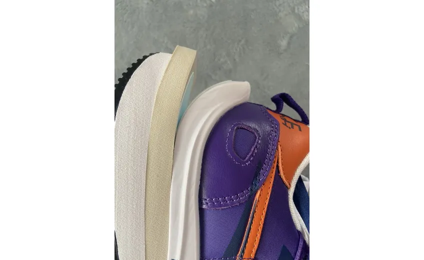 Sacai x Nike VaporWaffle Dark Iris DD1875-500