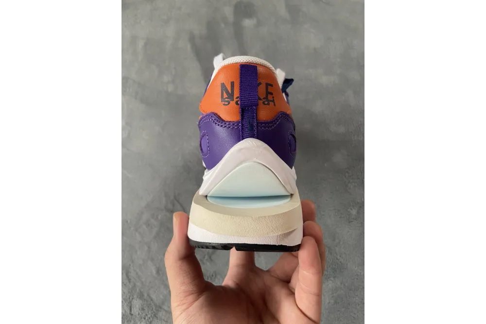  Sacai x Nike VaporWaffle Dark Iris DD1875-500