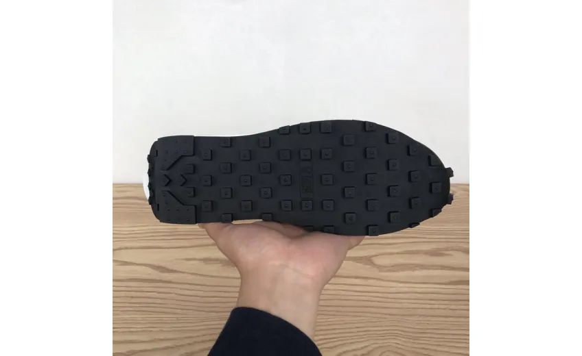 Sacai x Nike LDWaffle Black White BV0073-002