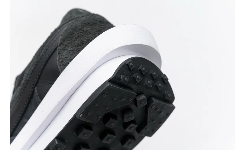  Sacai x Nike LDWaffle Black White BV0073-002