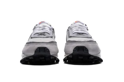  Sacai x Nike LDWaffle Grey BV0073-100 02