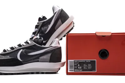  Sacai x Nike LDWaffle BlackWhite BV0073-001 02