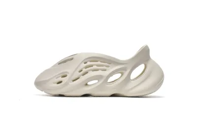 Yeezy Foam RNNR Ararat G55486 01