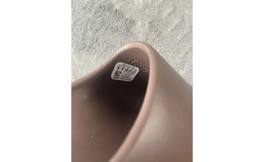  Adidas Yeezy Slide Soot Brown G55495 