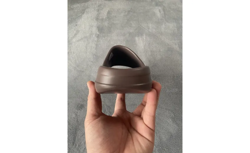  Adidas Yeezy Slide Soot Brown G55495 