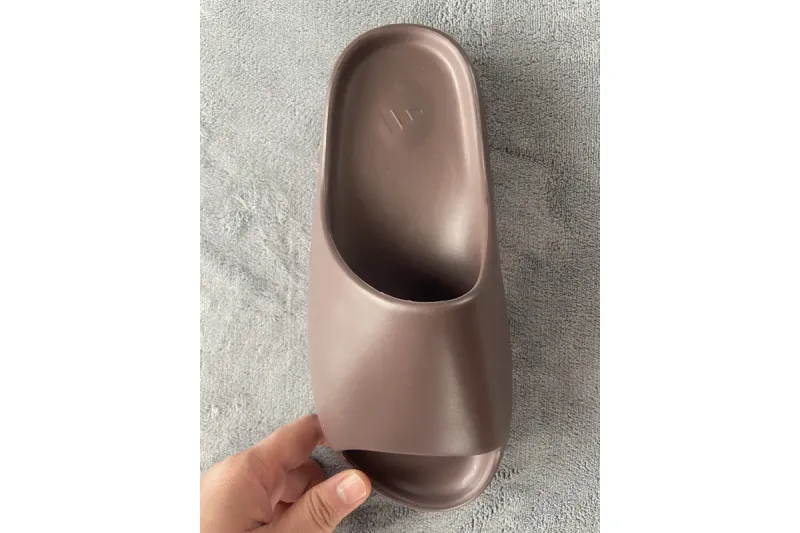  Adidas Yeezy Slide Soot Brown G55495 