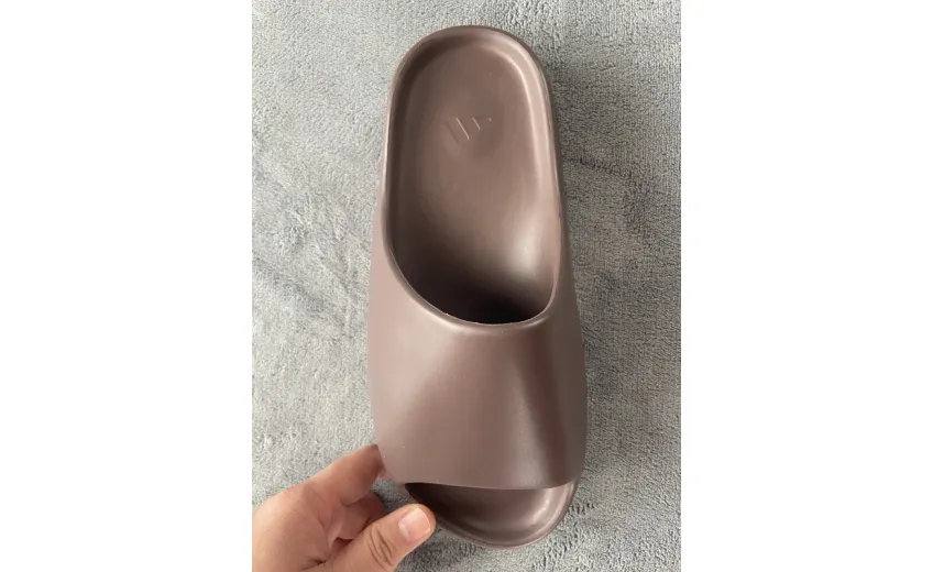  Adidas Yeezy Slide Soot Brown G55495 
