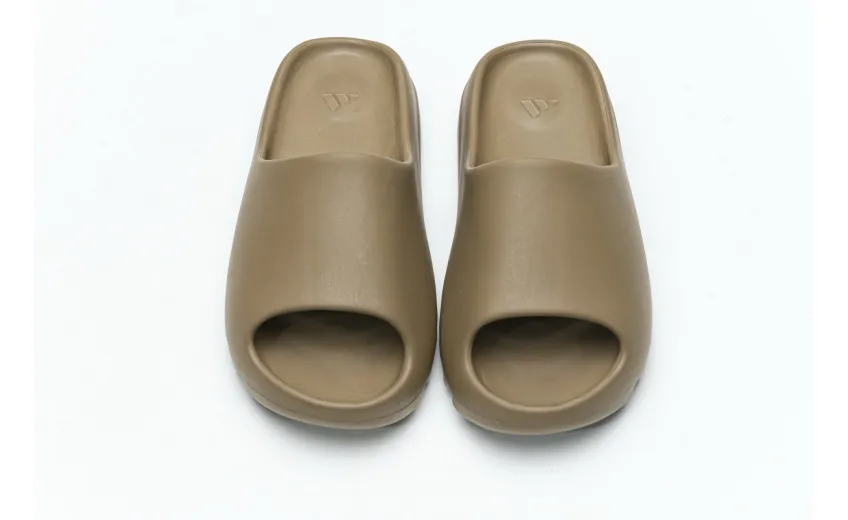  Adidas Yeezy Slide CORE Brown G55492