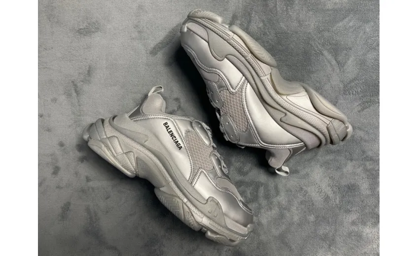  Balenciaga Triple S Light Gray Silver 536737 W2FS2 8100