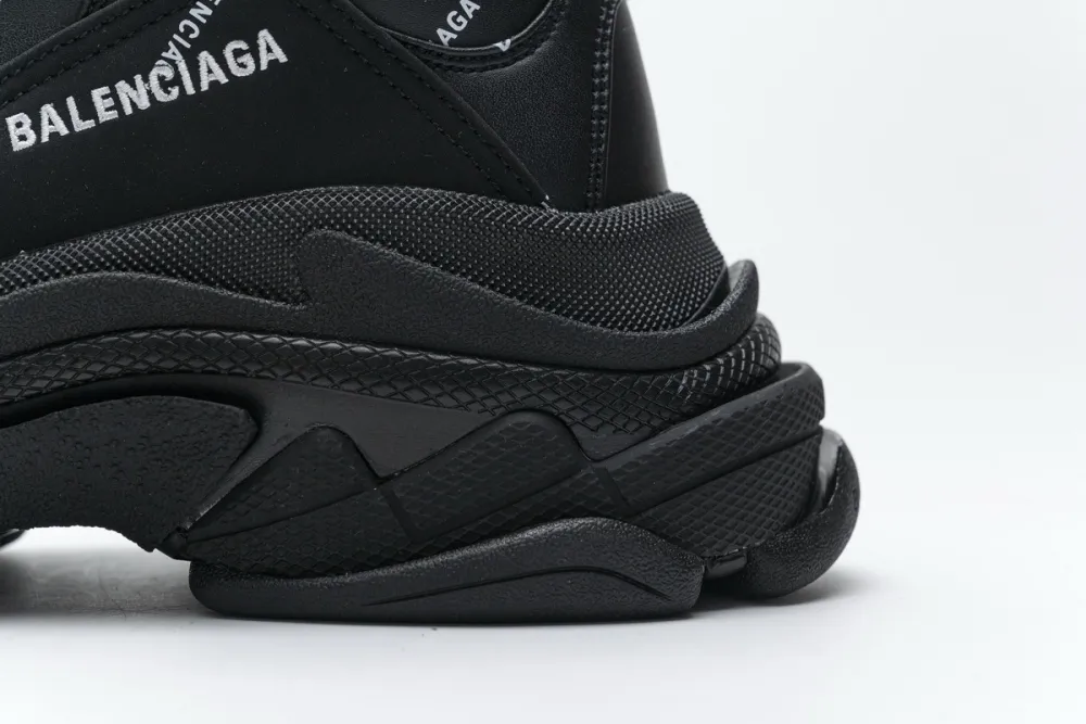  Balenciaga Triple S Black 524039 W06E2 2020