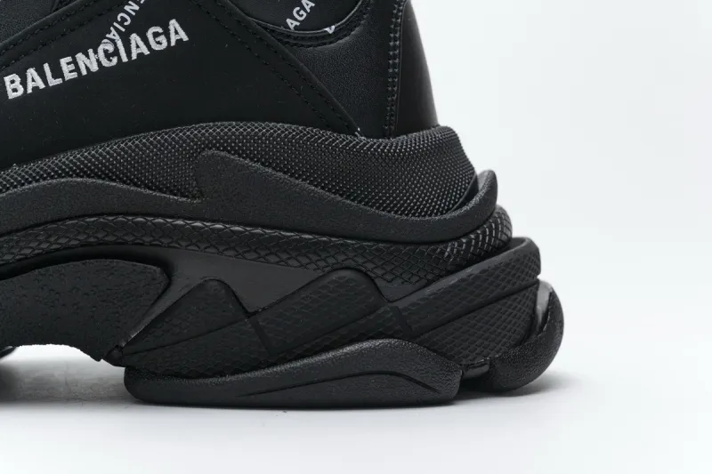  Balenciaga Triple S Black 524039 W06E2 2020