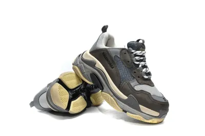 Balenciaga Triple S Grey 536737 W0901 1259  02