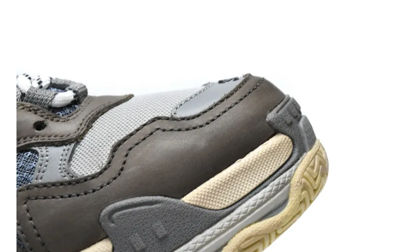  Balenciaga Triple S Grey 536737 W0901 1259 