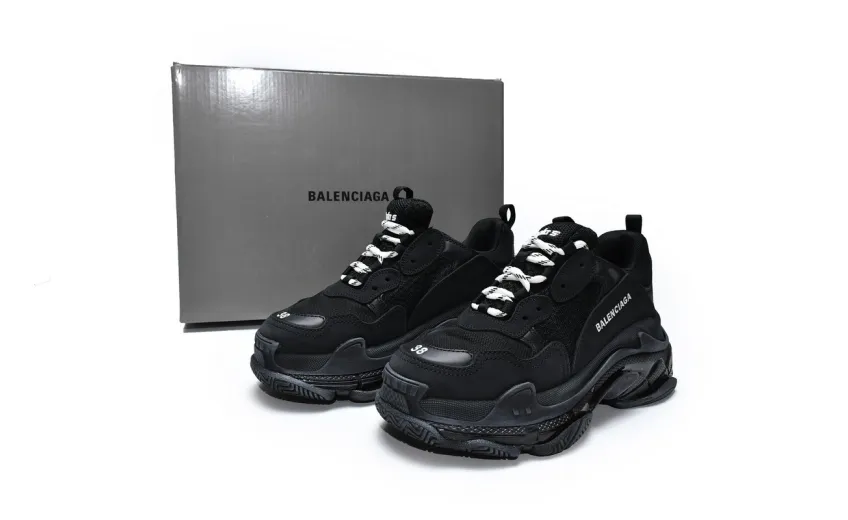  Balenciaga Triple S Black 541624 W09O1 1000 
