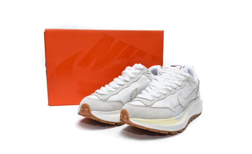  Sacai x Nike VaporWaffle White DD1875-100